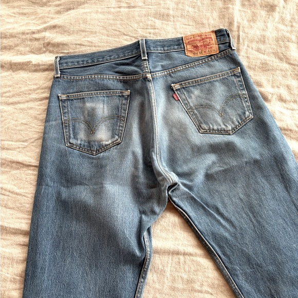 Vintage Distressed Levi’s 501xx Jeans - Picture 6 of 10